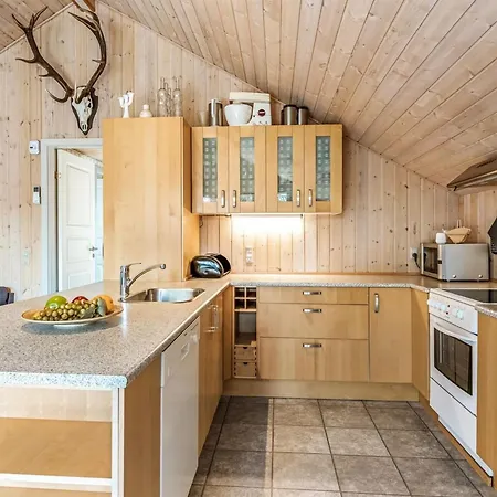 Holiday home Sanelma - 900m From The Sea By Interhome